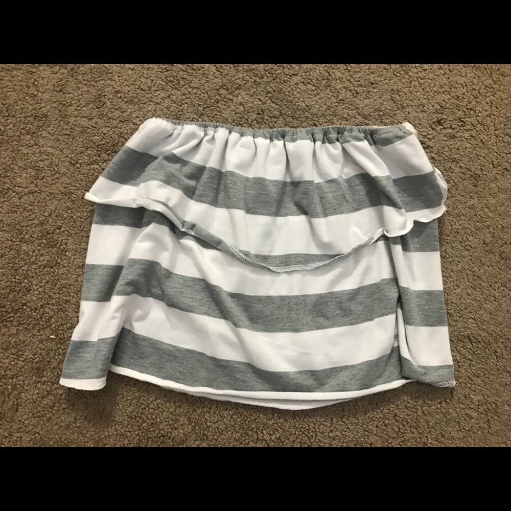 Women’s L Strapless Crop Top.